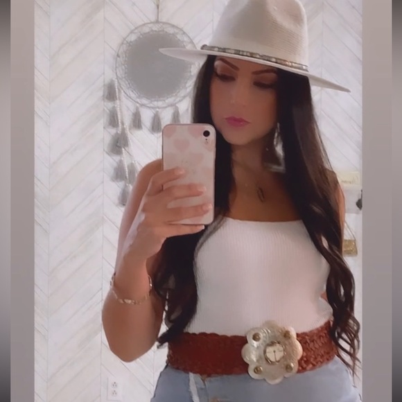 Like This Listing To Get Notified When I Go Live🛍️ - Picture 9 of 16